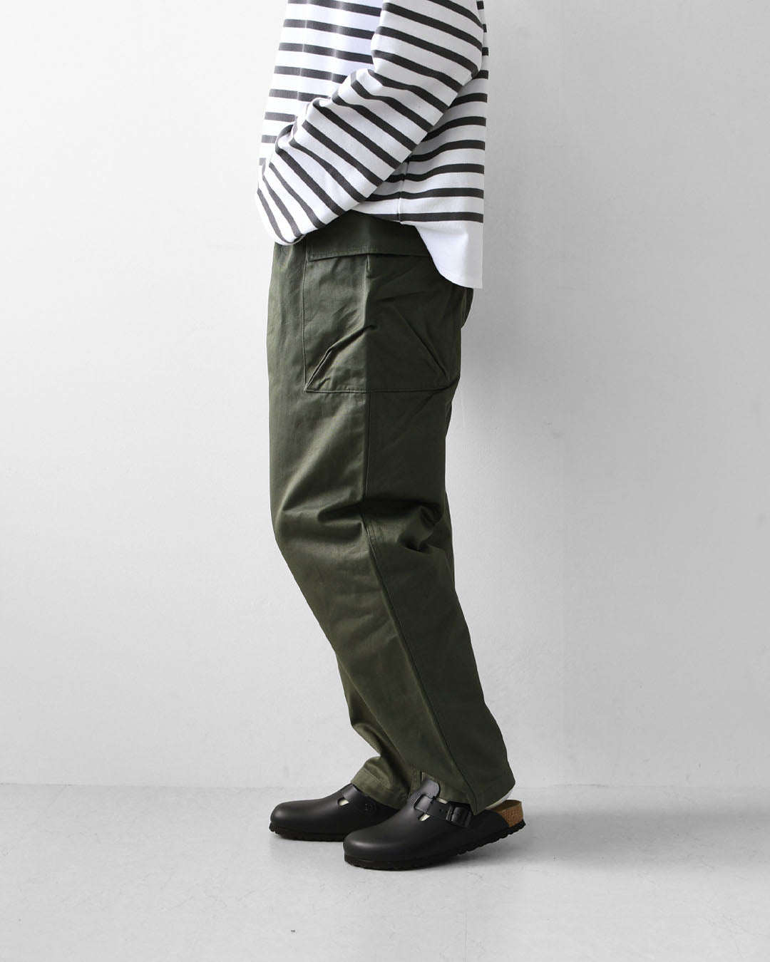 DELICIOUS [デリシャス] Military Easy Pants [DP9777] アーバンミリタリートラウザーズ・タックパンツ・ツータック・フォーマル・きれい目パンツ・スラックス・センタープレス・MEN'S [2026AW]