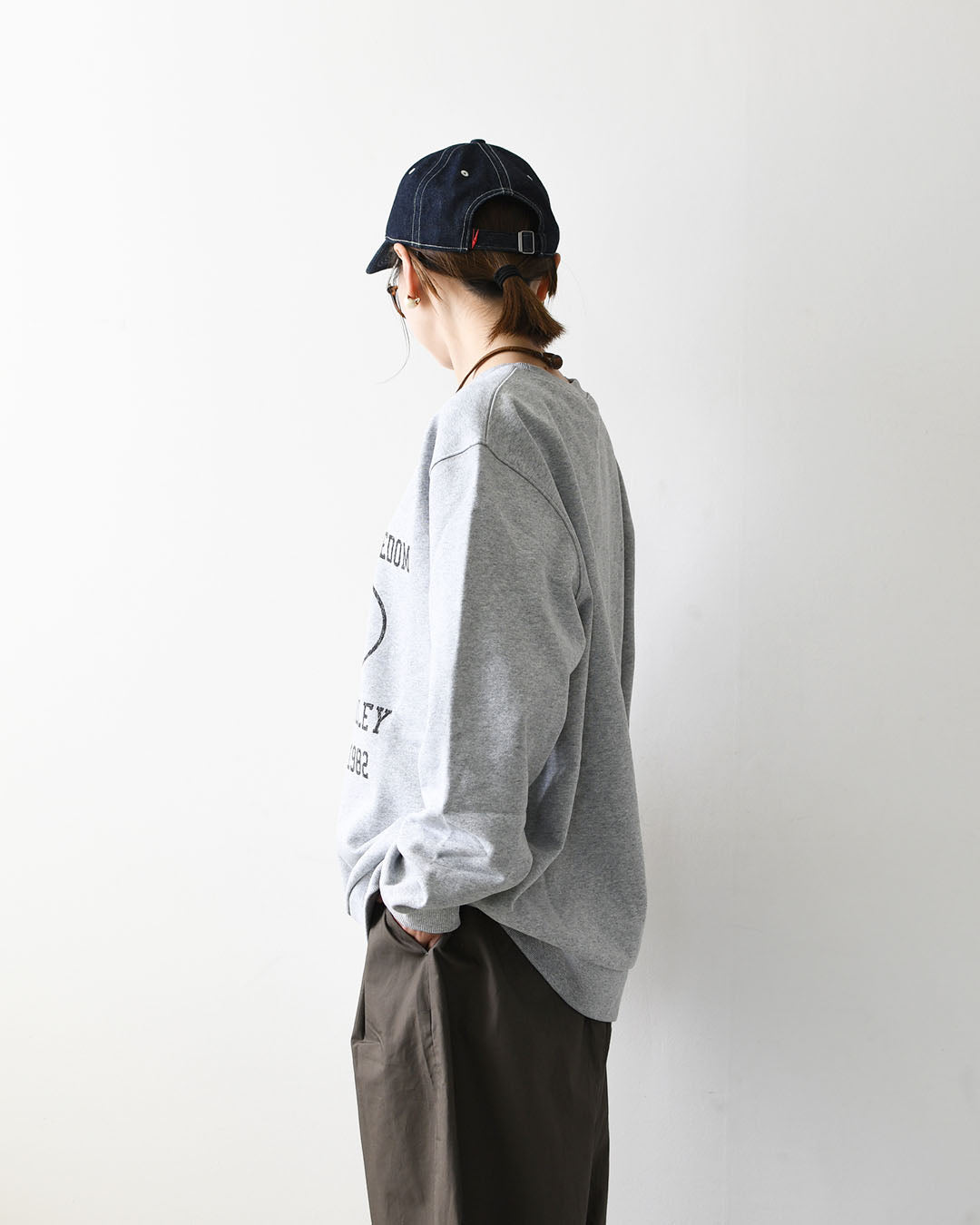 Gramicci [グラミチ] YOSEMITE VALLEY SWEATSHIRT [g6fm-j092] ヨセミテ バレー スウェットシャツ・グラフィック・クルーネック・プルオーバー・グラフィックプリント・MEN'S [2026AW]