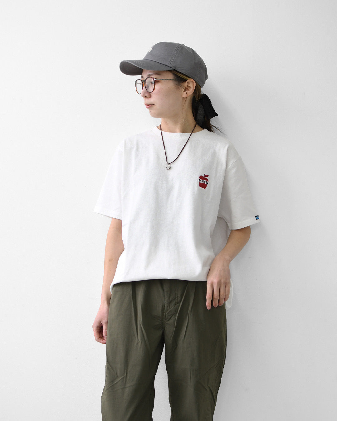 KAVU [カブー] OP Apple Tee [19822425] ワンポイント アップル Tシャツ・Tシャツ・半袖・キャンプ・登山・アウトドア・フェス・ショートスリーブ・コットンTee・MEN'S / LADY'S [2026SS]
