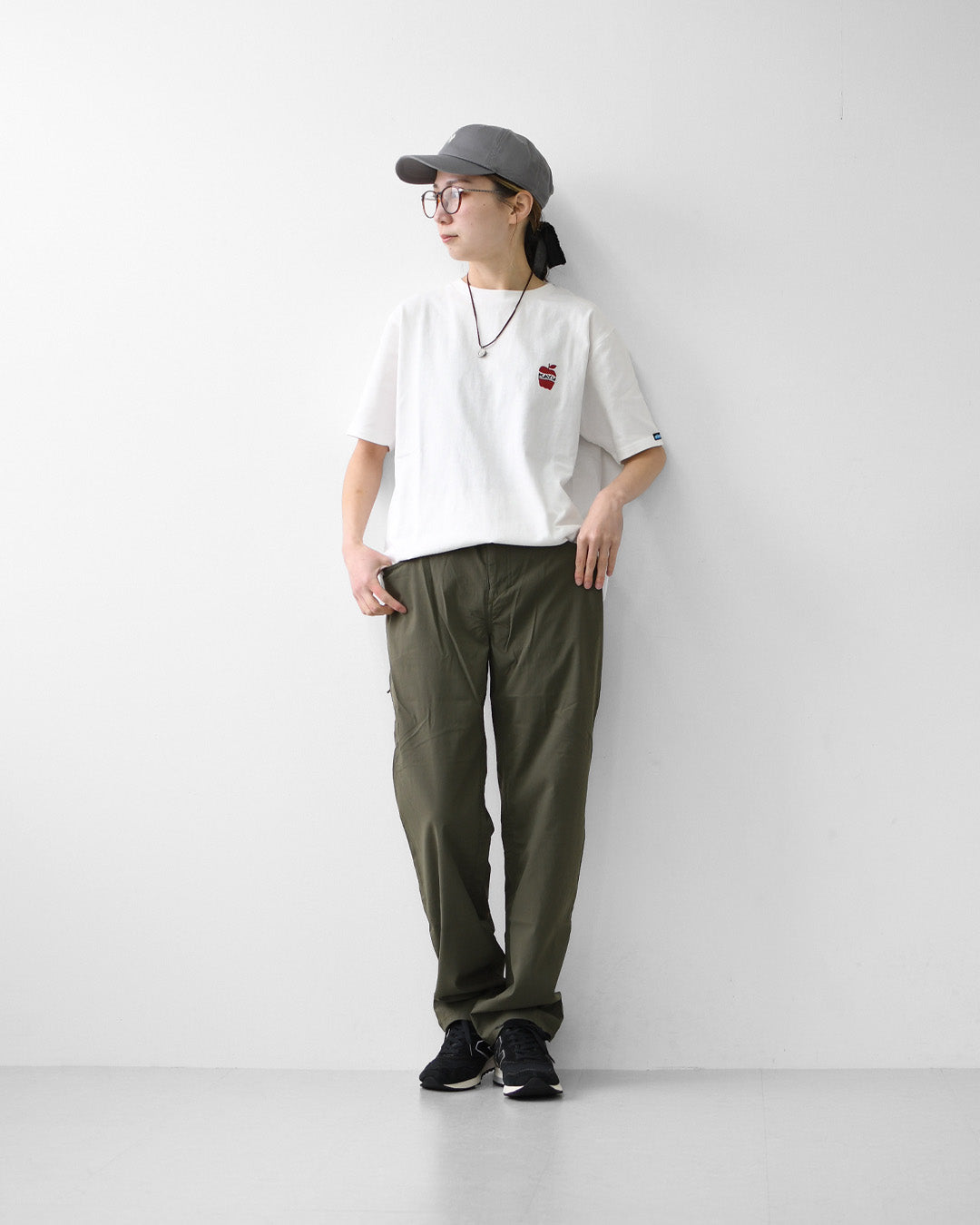 KAVU [カブー] OP Apple Tee [19822425] ワンポイント アップル Tシャツ・Tシャツ・半袖・キャンプ・登山・アウトドア・フェス・ショートスリーブ・コットンTee・MEN'S / LADY'S [2026SS]