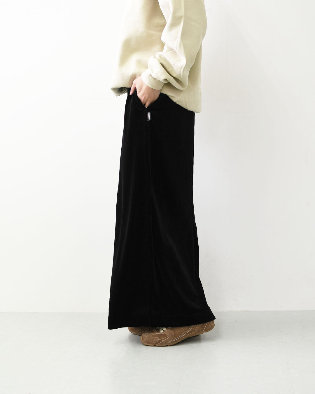 KAVU [カブー] Velor Skirt [19822527] ウィメンズ ベロアスカート・ロングスカート・ベロア素材・ナロースカート・Iラインスカート・キャンプ・アウトドア・LADY'S [2026AW]