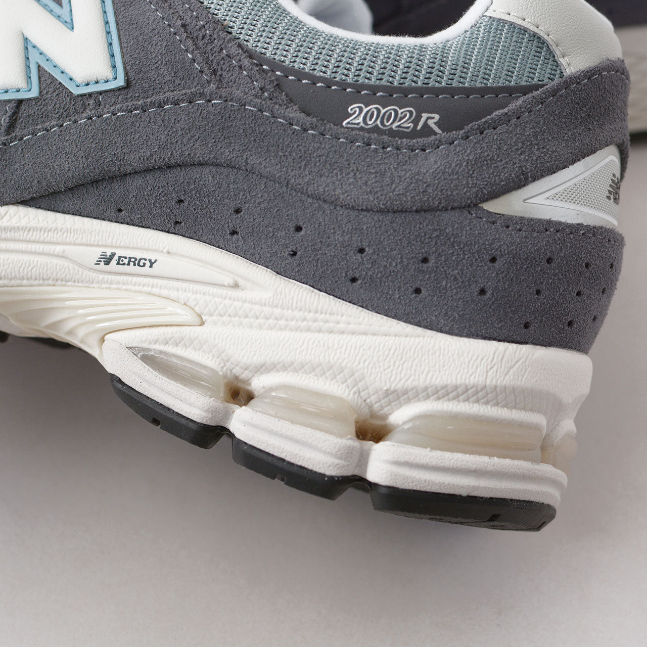 New Balance [ニューバランス] M2002R FB [M2002RFB]  [2024SS]