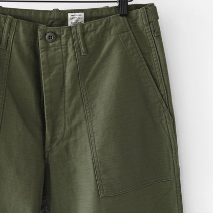 ordinary fits [オーディナリーフィッツ] BASIC FATIGUE [100] ベーシックファティーグ・テーパードシルエット・ワイドシルエット・バックサテン生地・オリーブドラブ・ユニセックス・MEN'S / LADY'S [2025AW]