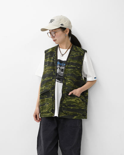 orslow [オアスロウ]UTILITY VEST -TIGER.CAMO- [01-9020-TGC]  ユーティリティベスト -タイガーカモ-・ミリタリーベスト・ノースリーブアウター・ジップアップベスト・シンプル・ヴィンテージライク・ワークベスト・アウトドア・キャンプ・MEN'S/LADY'S[2026SS]