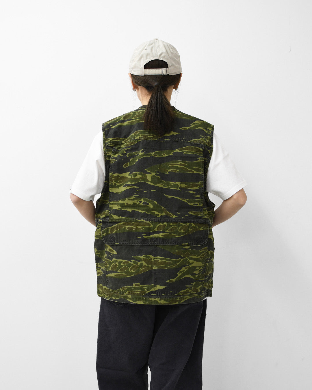 orslow [オアスロウ]UTILITY VEST -TIGER.CAMO- [01-9020-TGC]  ユーティリティベスト -タイガーカモ-・ミリタリーベスト・ノースリーブアウター・ジップアップベスト・シンプル・ヴィンテージライク・ワークベスト・アウトドア・キャンプ・MEN'S/LADY'S[2026SS]