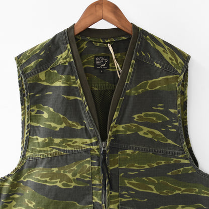 orslow [オアスロウ]UTILITY VEST -TIGER.CAMO- [01-9020-TGC]  ユーティリティベスト -タイガーカモ-・ミリタリーベスト・ノースリーブアウター・ジップアップベスト・シンプル・ヴィンテージライク・ワークベスト・アウトドア・キャンプ・MEN'S/LADY'S[2026SS]