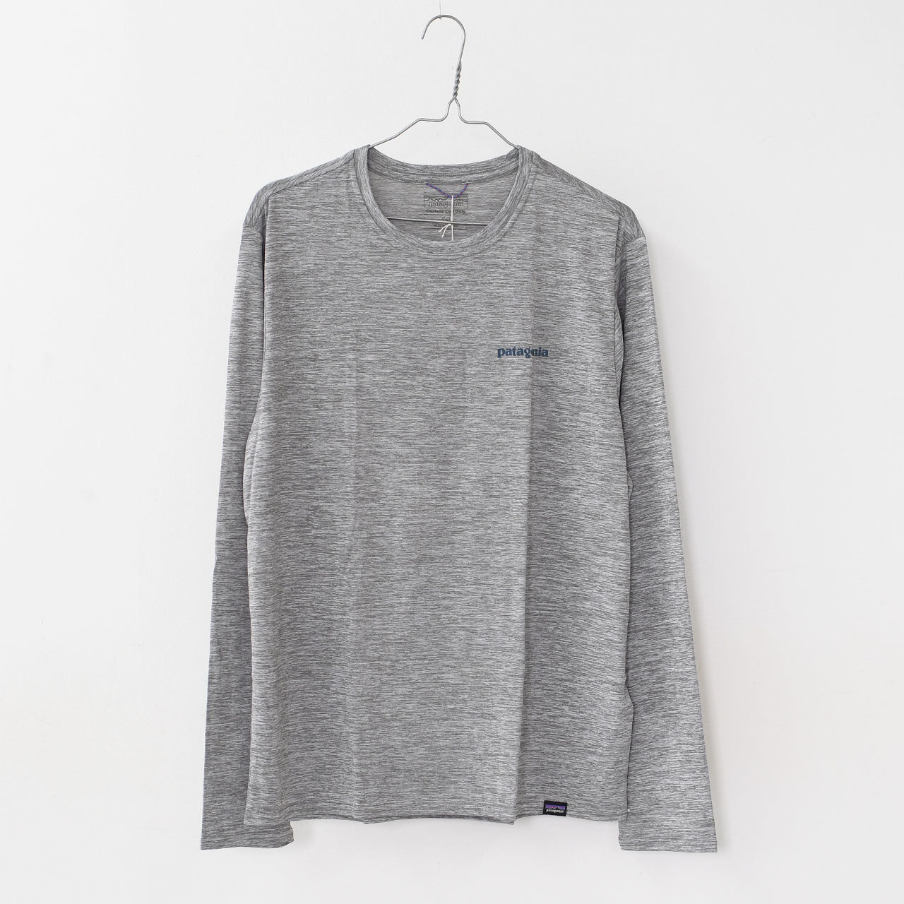 Patagonia [パタゴニア正規代理店] Ms L/S Cap Cool Daily Graphic Shirt - Waters [45170] メンズロングスリーブキャプリーンクールデイリーグラフィックシャツ（ウォーターズ）長袖Tシャツ・MEN'S / LADY'S [2025AW]