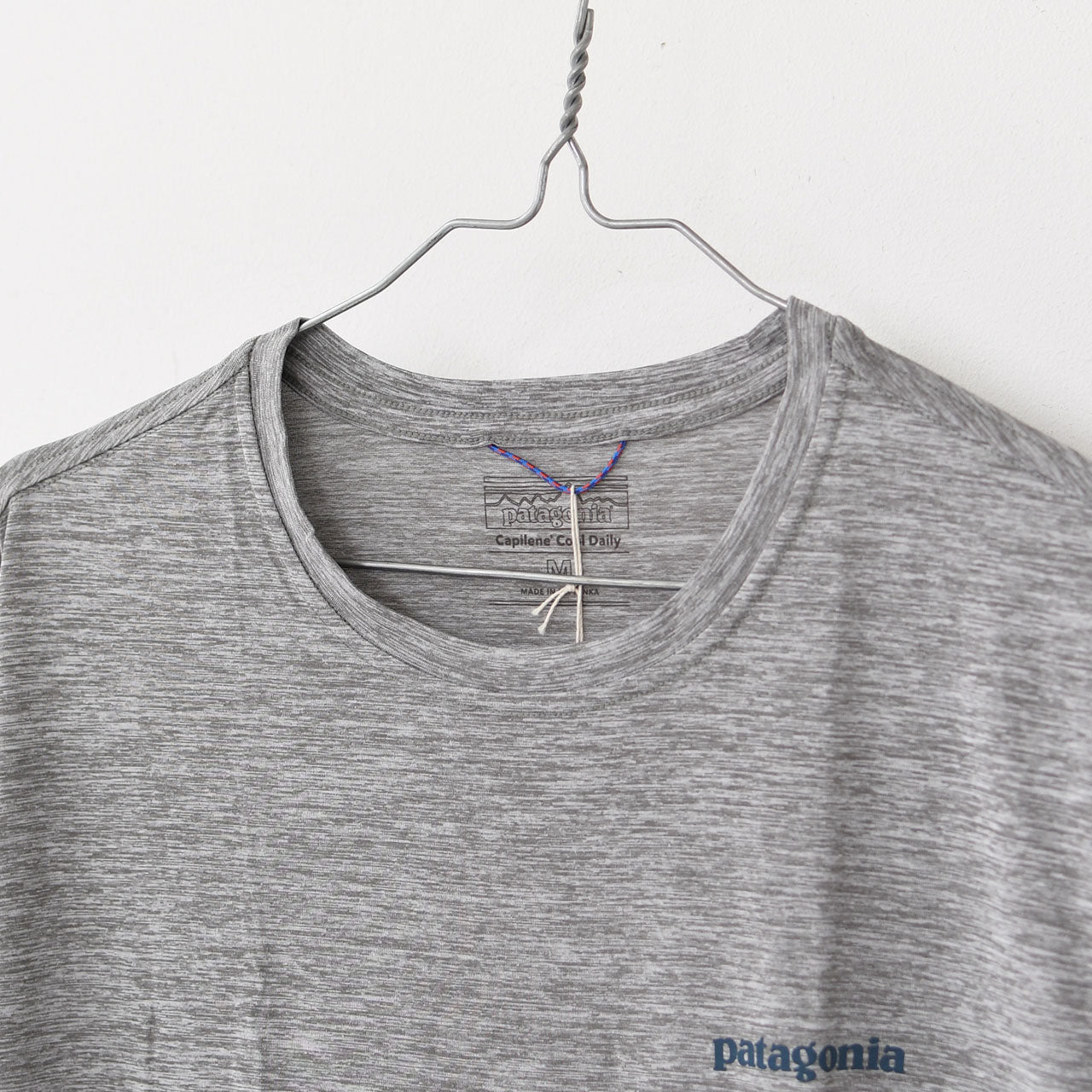 Patagonia [パタゴニア正規代理店] Ms L/S Cap Cool Daily Graphic Shirt - Waters [45170] メンズロングスリーブキャプリーンクールデイリーグラフィックシャツ（ウォーターズ）長袖Tシャツ・MEN'S / LADY'S [2025AW]