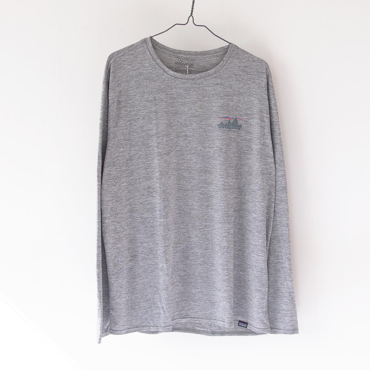 Patagonia [パタゴニア正規代理店] M's L/S Cap Cool Daily Graphic Shirt [45190] メンズ ロングスリーブ キャプリーン クール デイリー グラフィック シャツ [2025AW]