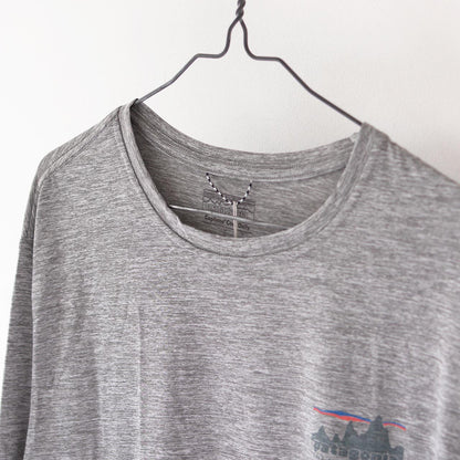 Patagonia [パタゴニア正規代理店] M's L/S Cap Cool Daily Graphic Shirt [45190] メンズ ロングスリーブ キャプリーン クール デイリー グラフィック シャツ [2025AW]