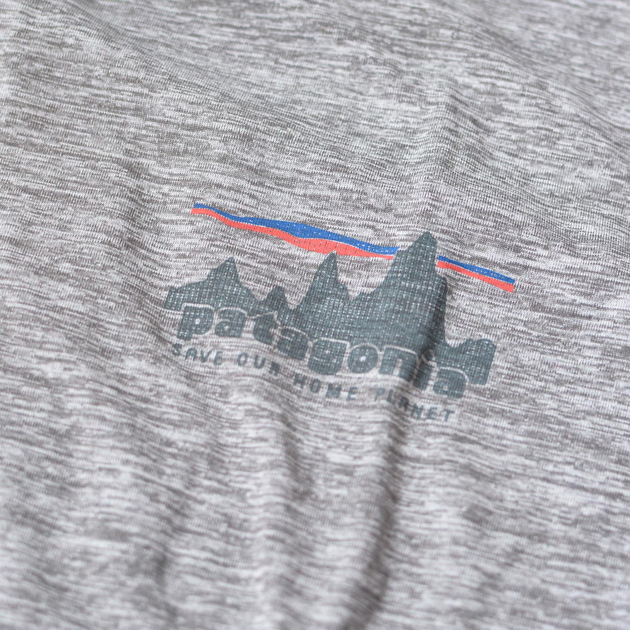 Patagonia [パタゴニア正規代理店] M's L/S Cap Cool Daily Graphic Shirt [45190] メンズ ロングスリーブ キャプリーン クール デイリー グラフィック シャツ [2025AW]