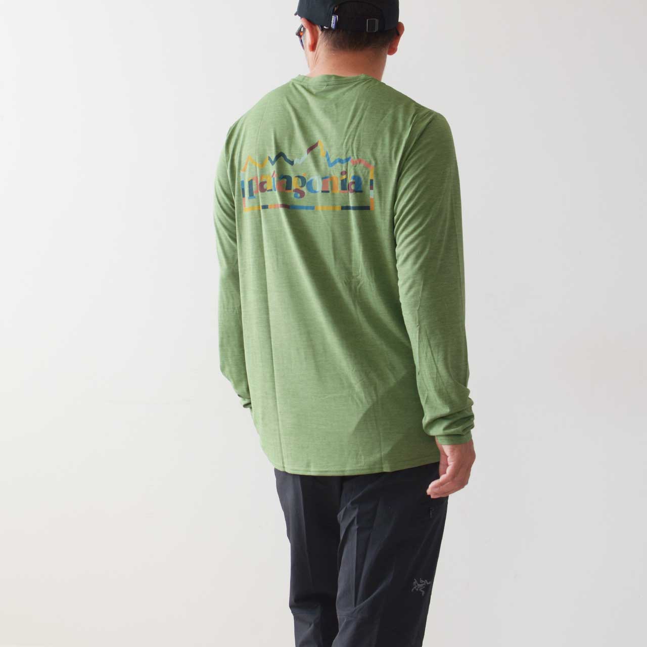 Patagonia [パタゴニア正規代理店] M's L/S Cap Cool Daily Graphic Shirt [45190] メンズ ロングスリーブ キャプリーン クール デイリー グラフィック シャツ [2024AW]