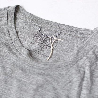 Patagonia [パタゴニア正規代理店] M's Cap Cool Daily Graphic Shirt - Waters [45355] メンズ キャプリーン クール デイリー グラフィック シャツ（ウォーターズ）・MEN'S [2025SS]