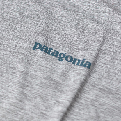 Patagonia [パタゴニア正規代理店] M's Cap Cool Daily Graphic Shirt - Waters [45355] メンズ キャプリーン クール デイリー グラフィック シャツ（ウォーターズ）・MEN'S [2025SS]