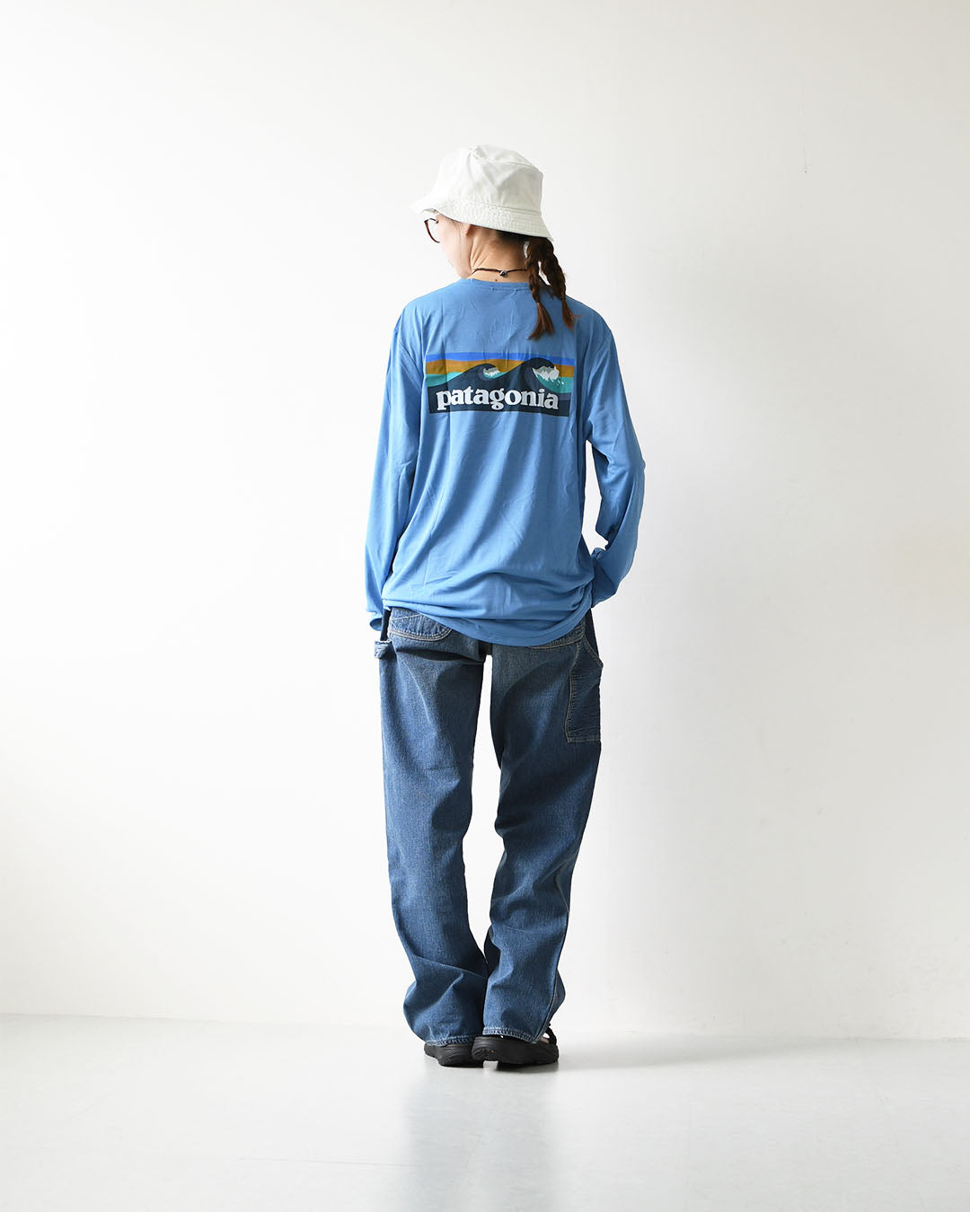 Patagonia [パタゴニア正規代理店] M's L/S Cap Cool Daily Shirt - Boardshort Logo [45457] メンズ・ロングスリーブ・キャプリーン・クール・デイリー・シャツ（ボードショーツ・ロゴ）・MEN'S [2026SS]