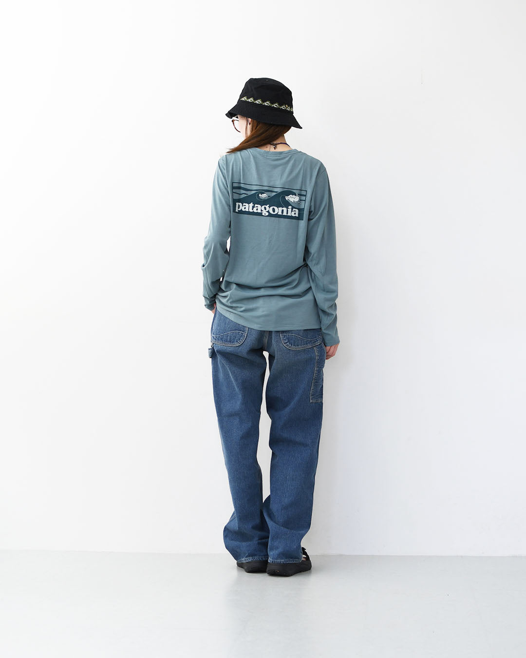 Patagonia [パタゴニア正規代理店] W's L/S Cap Cool Daily Shirt - Boardshort Logo [45465] ウィメンズ・ロングスリーブ・キャプリーン・クール・デイリー・シャツ（ボードショーツ・ロゴ）・長袖Tシャツ・LADY'S [2026SS]
