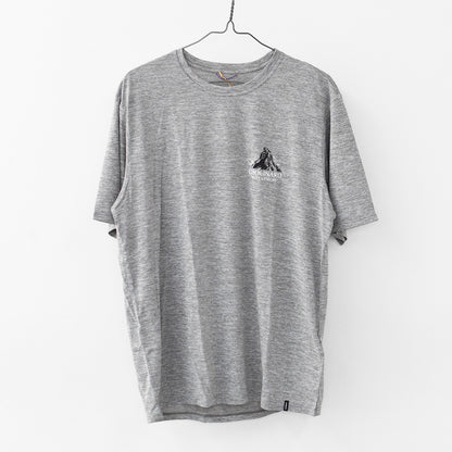 Patagonia [パタゴニア正規代理店] M's Cap Cool Daily Shirt - Chouinard Crest [45480] メンズ・キャプリーン・クール・デイリー・シャツ（シュイナード・クレスト）・MEN'S [2026SS]