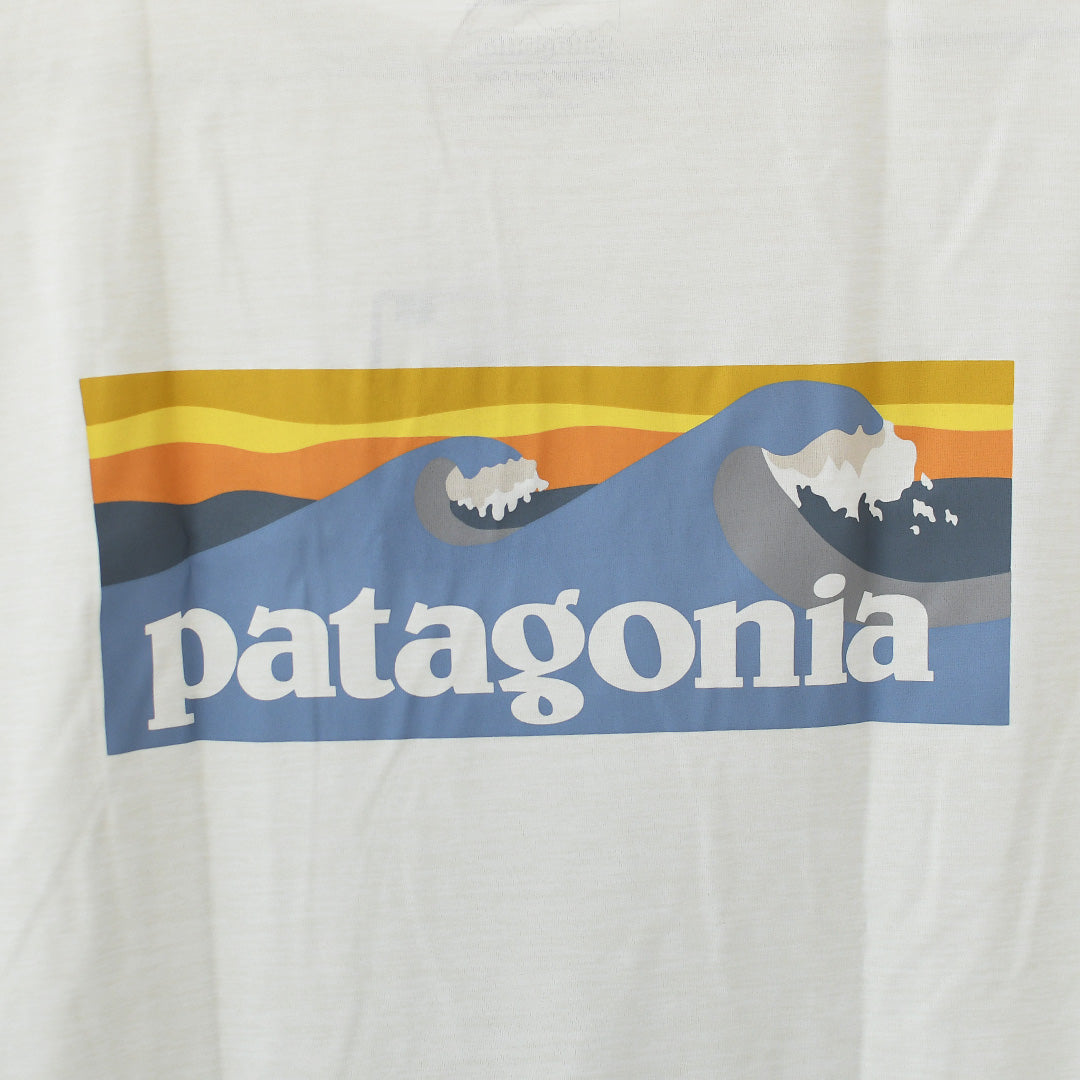 Patagonia [パタゴニア正規代理店] M's Cap Cool Daily Shirt - Boardshort Logo [45481] メンズ・キャプリーン・クール・デイリー・シャツ（ボードショーツ・ロゴ）・MEN'S [2026SS]