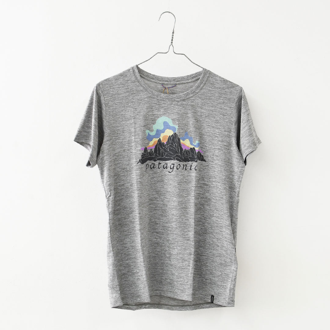 Patagonia [パタゴニア正規代理店] W's Cap Cool Daily Shirt - Fitz Roy Nimbus [45486] ウィメンズ・キャプリーン・クール・デイリー・シャツ（フィッツロイ・ニンバス）・半袖Tシャツ・LADY'S [2026SS]