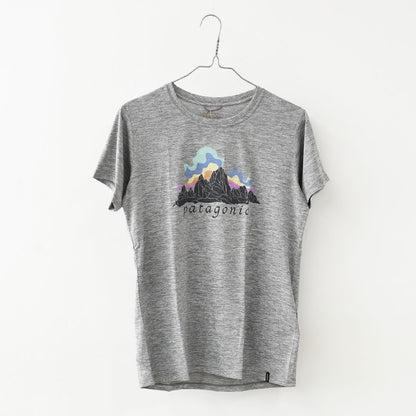 Patagonia [パタゴニア正規代理店] W's Cap Cool Daily Shirt - Fitz Roy Nimbus [45486] ウィメンズ・キャプリーン・クール・デイリー・シャツ（フィッツロイ・ニンバス）・半袖Tシャツ・LADY'S [2026SS]