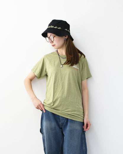 Patagonia [パタゴニア正規代理店] W's Cap Cool Daily Shirt - Chouinard Crest [45488] ウィメンズ・キャプリーン・クール・デイリー・シャツ（シュイナード・クレスト）・半袖Tシャツ・LADY'S [2026SS]