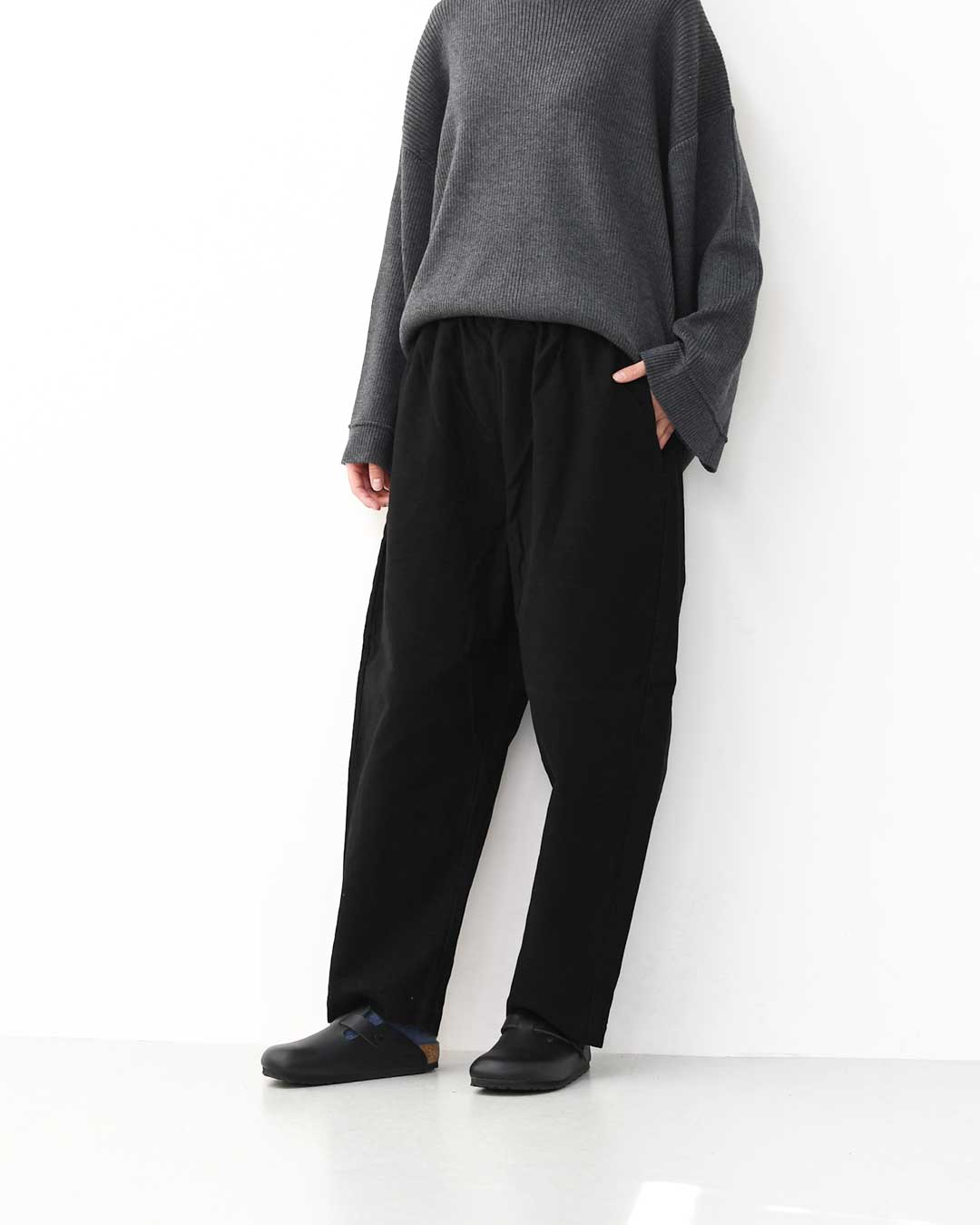 prit [プリット] 甘撚ドビースエード起毛 スロウパンツ [P70604] スエードパンツ・ゆったりシルエット・ワイドシルエット・着心地・柔らか・LADY'S [2025AW]