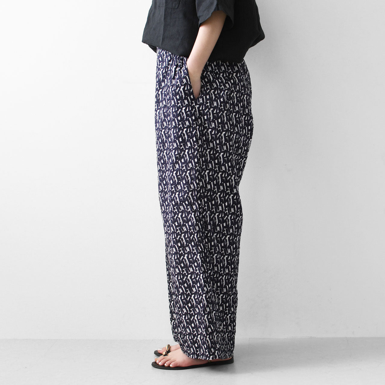 prit [プリット] 80/1ローンミラクルウェーブ加工幾何学プリントワイドパンツ [P72516]  [2025SS]