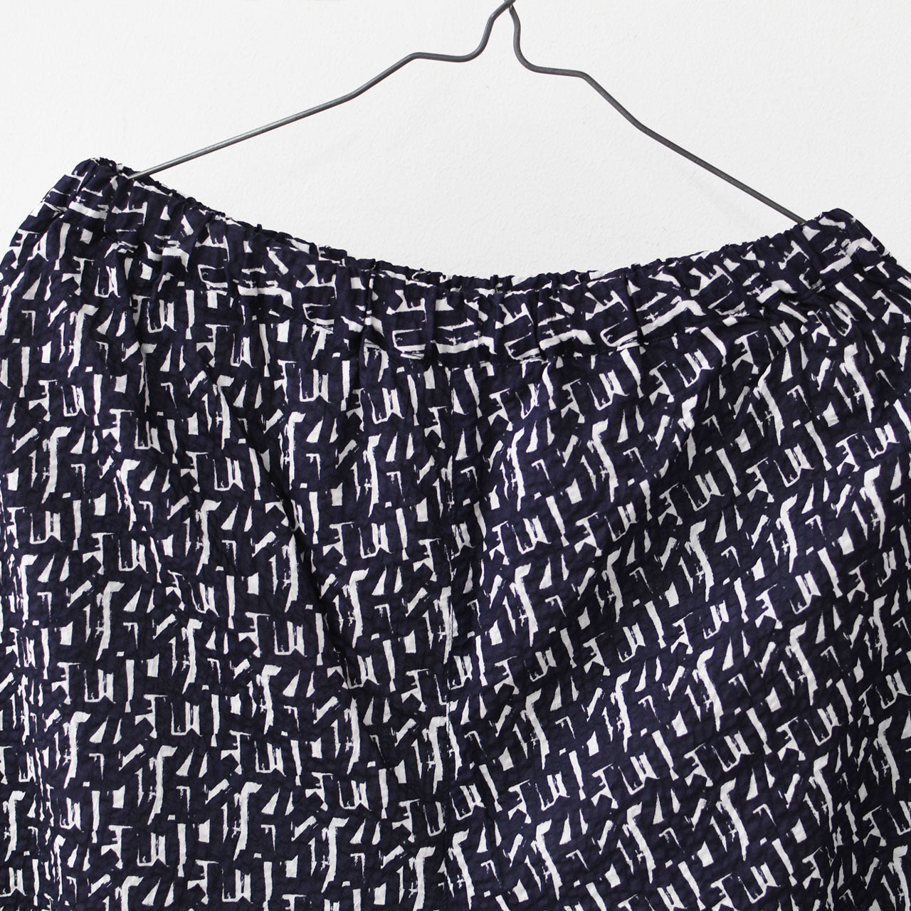 prit [プリット] 80/1ローンミラクルウェーブ加工幾何学プリントワイドパンツ [P72516]  [2025SS]