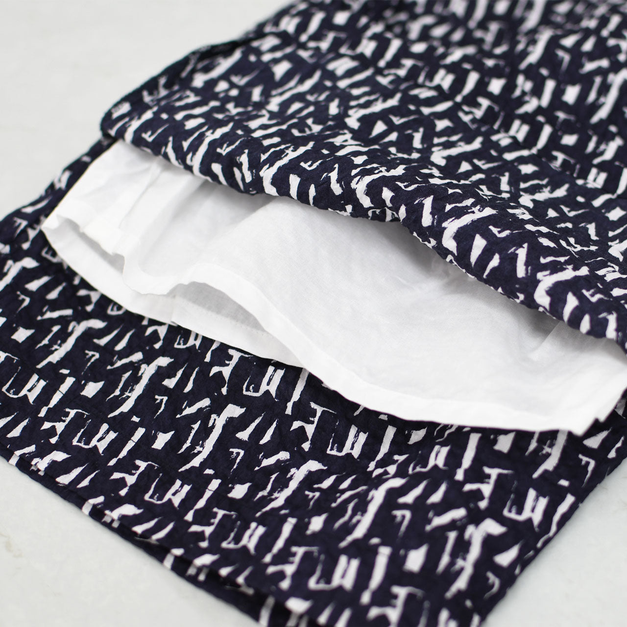 prit [プリット] 80/1ローンミラクルウェーブ加工幾何学プリントワイドパンツ [P72516]  [2025SS]