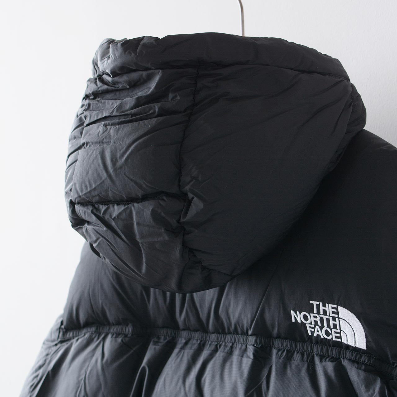 【PRE SALE】THE NORTH FACE  [ザ・ノース・フェイス正規代理店] Nuptse Hoodie [ND92559] ヌプシフーディー（メンズ）・ダウンジャケット・ウィンタージャケット・中綿・保温・はっ水・キャンプ・アウトドア・MEN'S [2025AW]