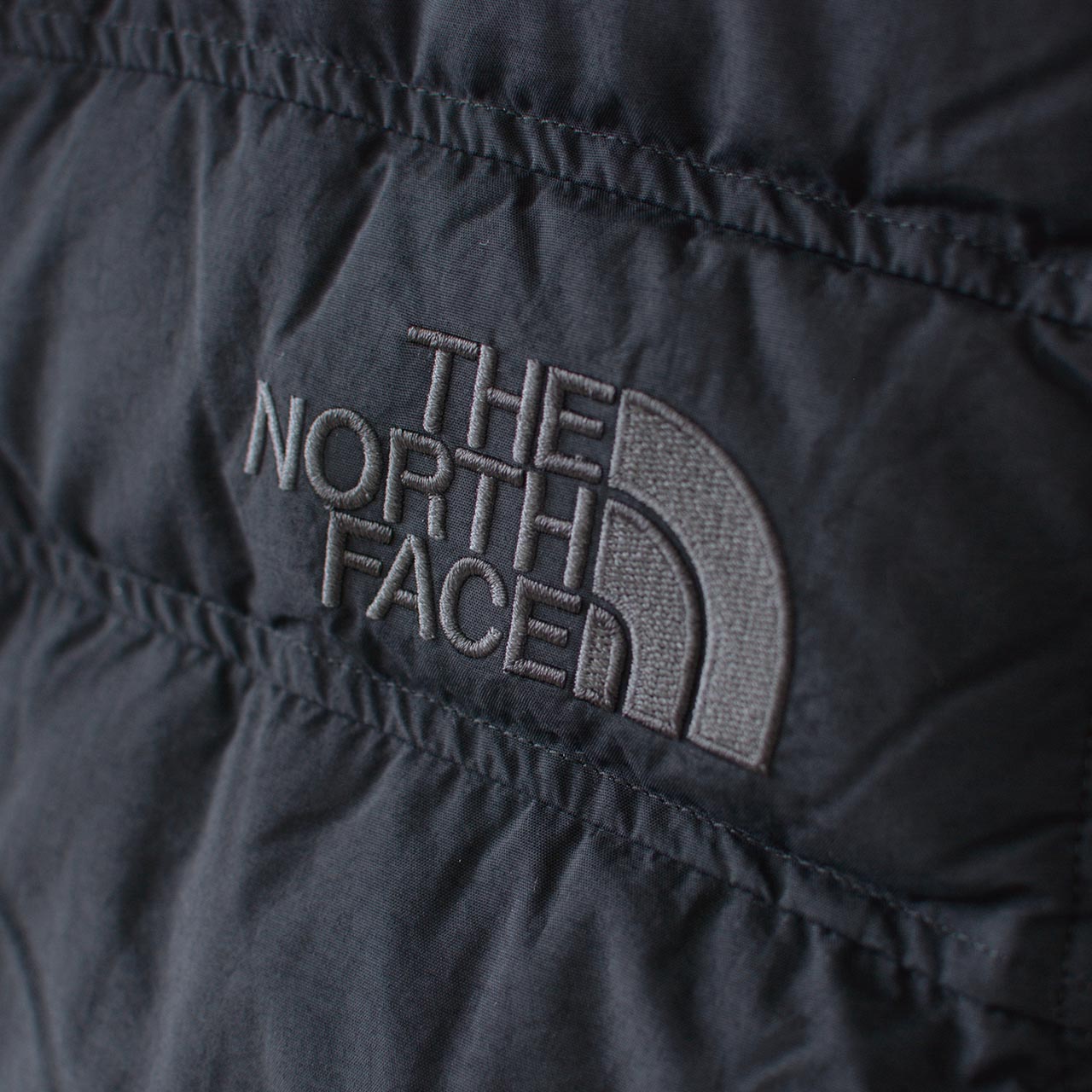 THE NORTH FACE  [ザ・ノース・フェイス正規代理店] Alteration Baffs Jacket [ND92564] オルタレーションバフズジャケット（ユニセックス）・ダウンジャケット・フード付きジャケット・中わた・保温・はっ水・キャンプ・焚き火・アウトドア・MEN'S / LADY'S [2025AW]
