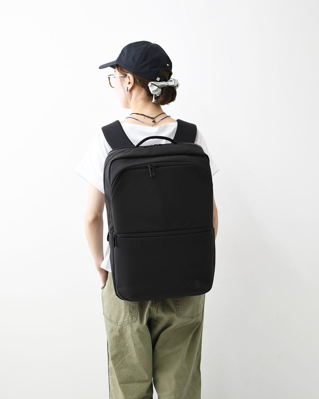 THE NORTH FACE  [ザ・ノース・フェイス正規代理店] Shuttle Daypack [NM62615] シャトルデイパック・デイパック・バックパック・ナイロンリュック・ビジネスシーン・アウトドア・MEN'S / LADY'S [2026SS]