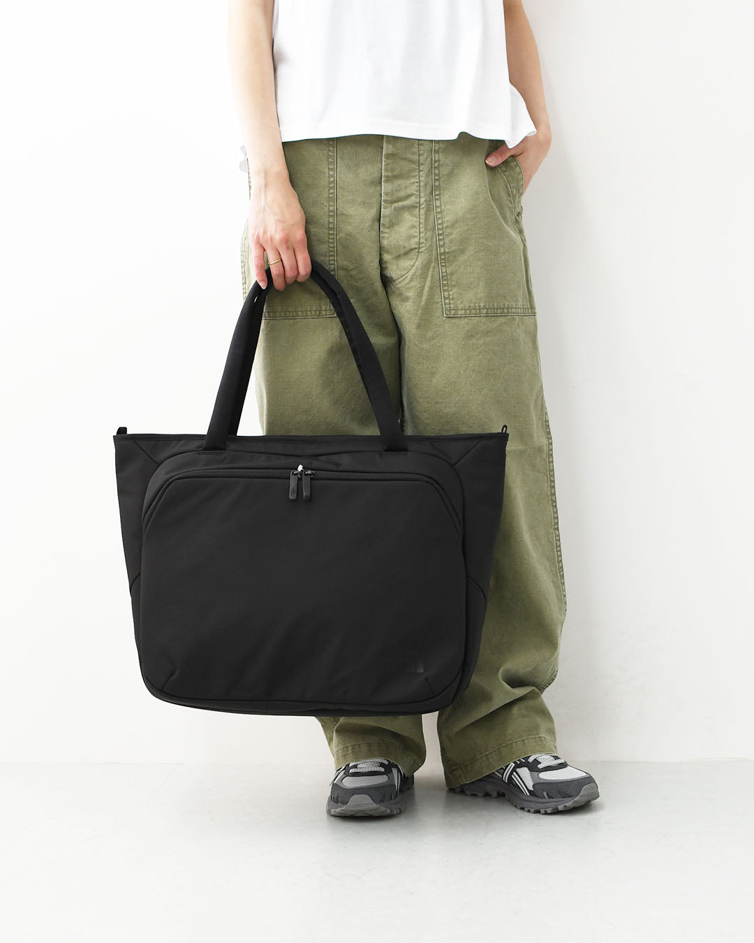 THE NORTH FACE [ザ ノースフェイス正規代理店] Shuttle Tote [NM72610] シャトルトート・トートバッグ・ナイロンショルダーバッグ・MEN'S / LADY'S [2026SS]