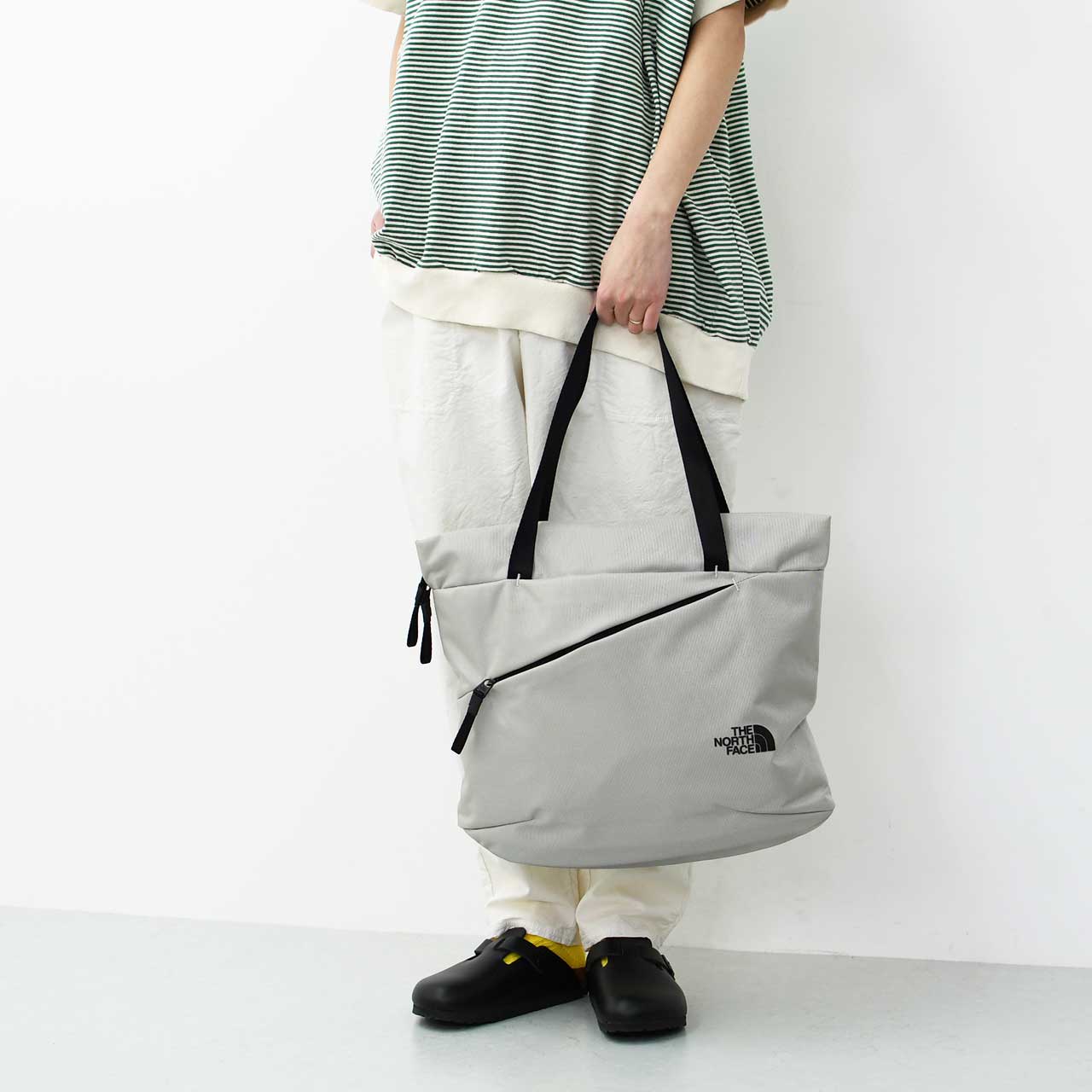 THE NORTH FACE [ザ ノースフェイス正規代理店] Pyrenees Tote [NM82507] ピレネートート [2025SS]