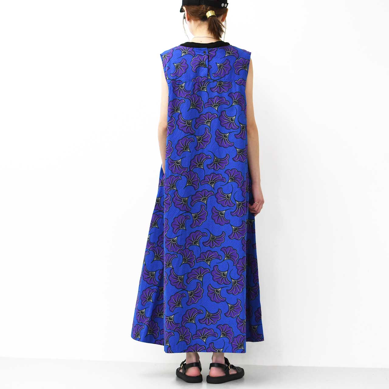 LE GLAZIK [ル・グラジック] V NECK FLARED DRESS [LG-G0077BTK] Vネックフレアドレス [2025SS]