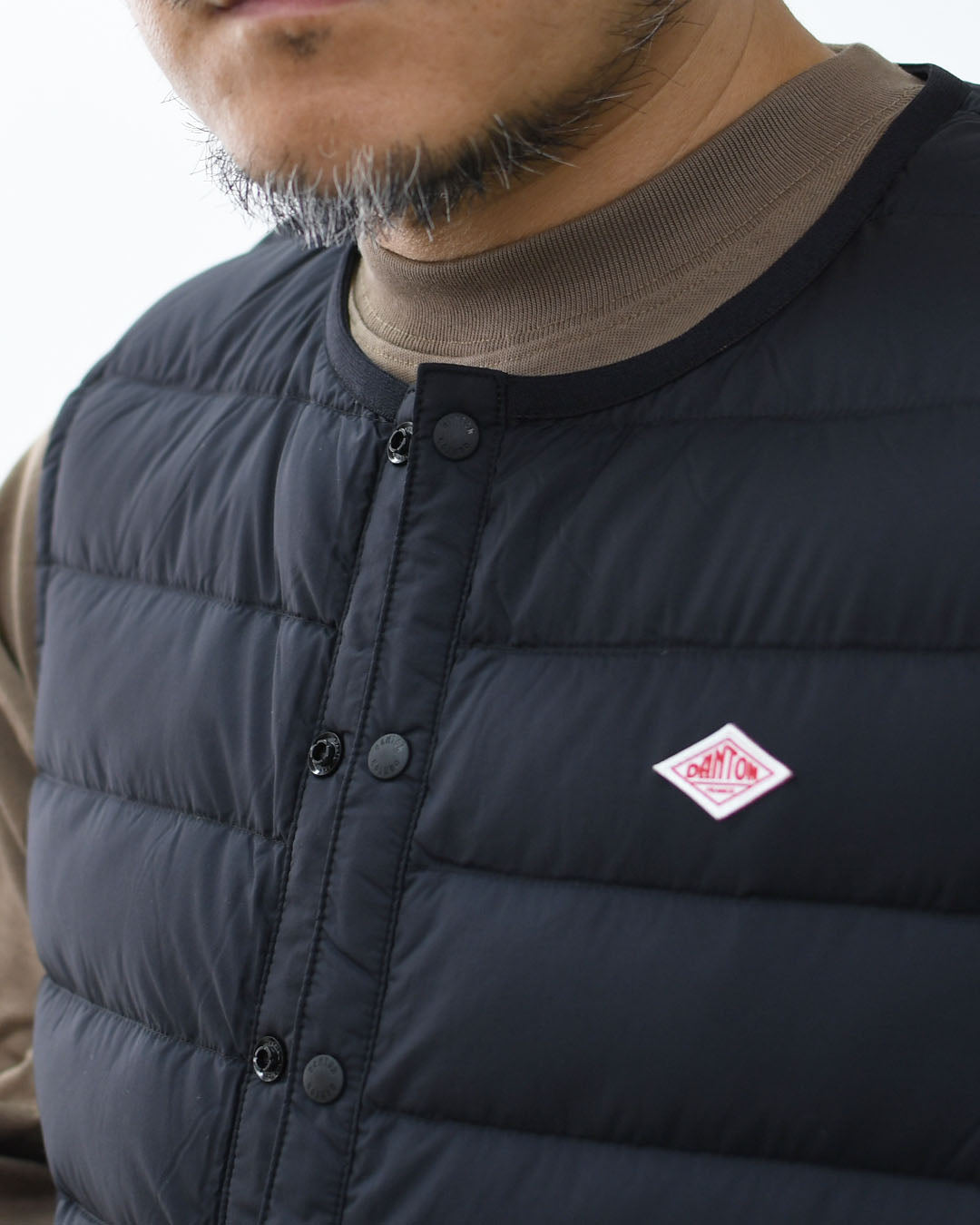 DANTON [ダントン] M NYLON TAFFETA INNER DOWN CREWNECK VEST [DT-A0026 RRT] ナイロンタフタインナーダウンクルーネックベスト・インナーダウン（羽毛）インナーベスト・ナイロンベスト・アウター・防寒・MEN'S [2026AW]