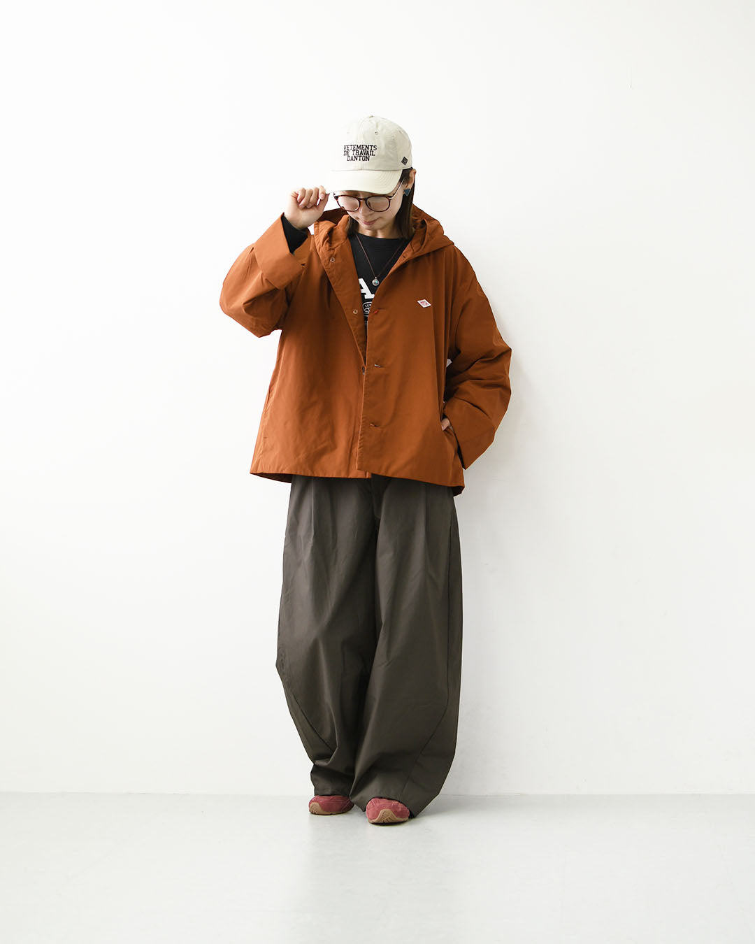 DANTON [ダントン] W Peach Taffeta Insulation Hooded Wide Jacket [DT-A0673KTF] ピーチタフタインシュレーションフーデッドワイドジャケット・フード付きジャケット・ショート丈・ピーチタフタ・ジャケット・アウター・LADY'S [2026AW]