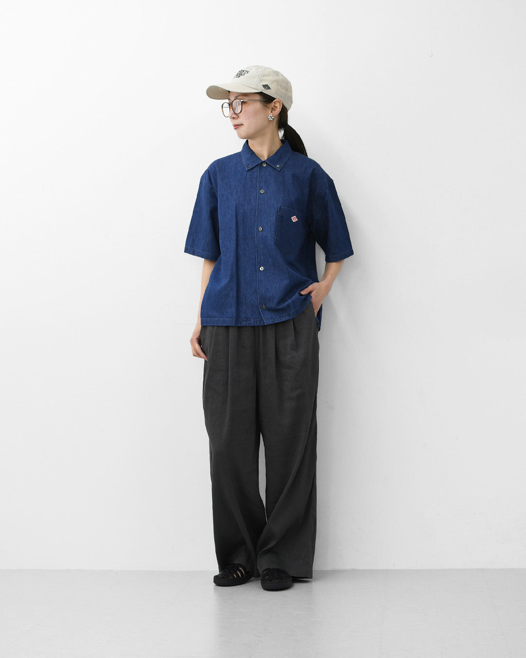 DANTON [ダントン] B.D. SHORT SHIRT S/S [DT-B0443DUG] B.D.ショートシャツ ショートスリーブ・デニムシャツ・ライトデニムシャツ・ダンガリーシャツ・ボタンダウンシャツ・半袖シャツ・ゆったりシルエット・LADY'S [2026SS]