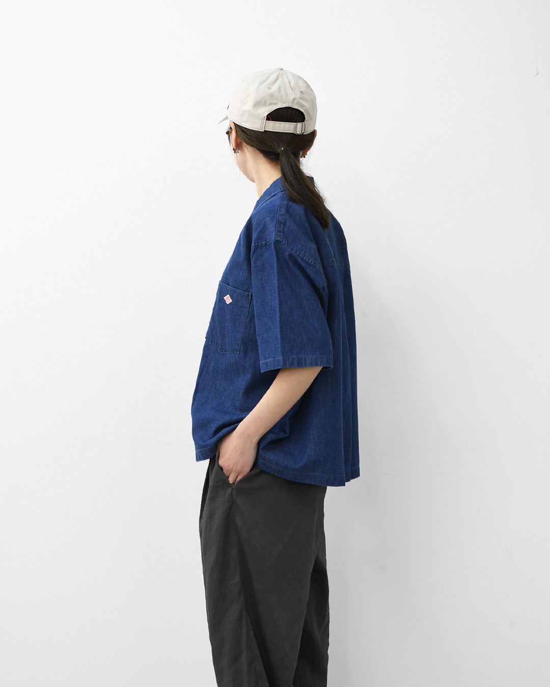 DANTON [ダントン] B.D. SHORT SHIRT S/S [DT-B0443DUG] B.D.ショートシャツ ショートスリーブ・デニムシャツ・ライトデニムシャツ・ダンガリーシャツ・ボタンダウンシャツ・半袖シャツ・ゆったりシルエット・LADY'S [2026SS]
