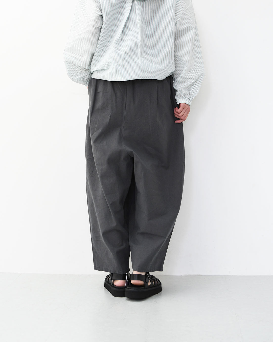 MidiUmi [ミディウミ] C/L wide easy tapered PT [1-760103] C/L ワイドイージーテーパードパンツ・イージーパンツ・ワイドパンツ・テーパードパンツ・LADY'S [2026SS]