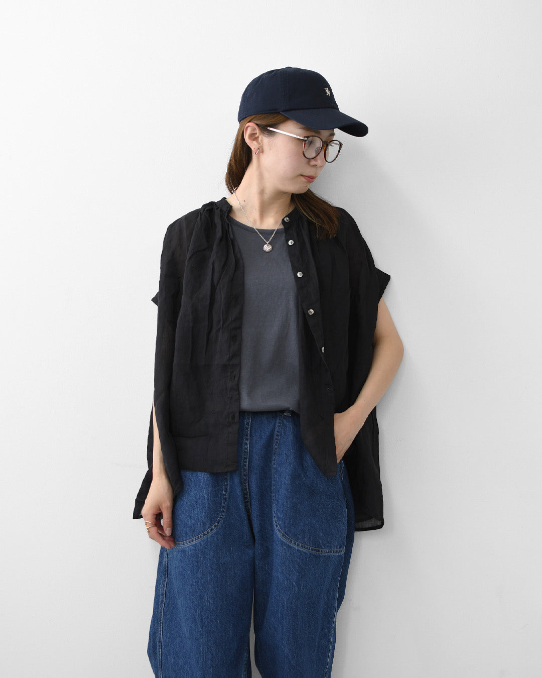 MidiUmi [ミディウミ] ramie gather N/S shirt  [2-730179] ラミーギャザーノースリーブシャツ・フレンチスリーブシャツ・透け感・ワイドシルエット・ノースリーブ・無地・シンプル・カジュアル・きれいめ・LADY'S [2026SS]