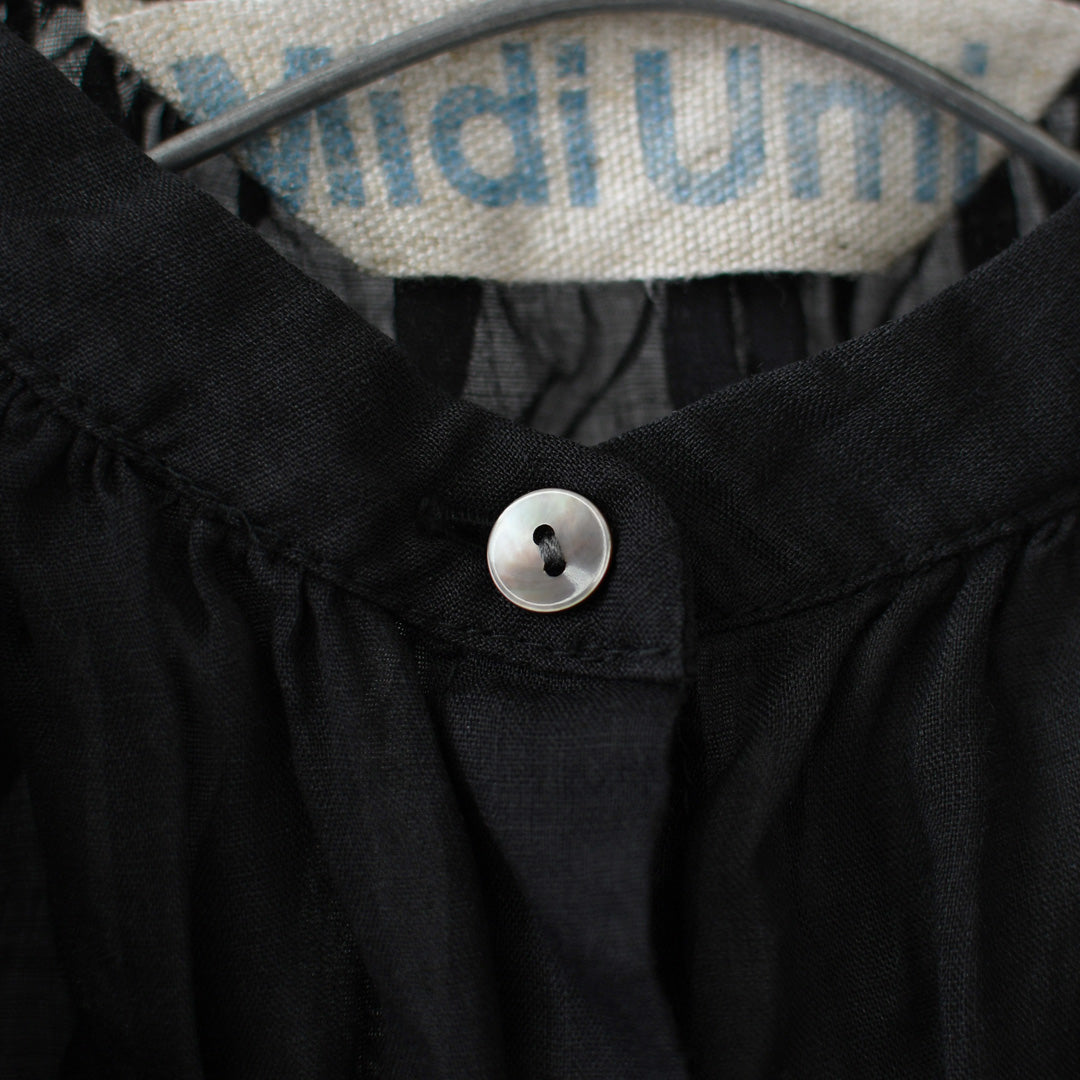 MidiUmi [ミディウミ] ramie gather N/S shirt  [2-730179] ラミーギャザーノースリーブシャツ・フレンチスリーブシャツ・透け感・ワイドシルエット・ノースリーブ・無地・シンプル・カジュアル・きれいめ・LADY'S [2026SS]