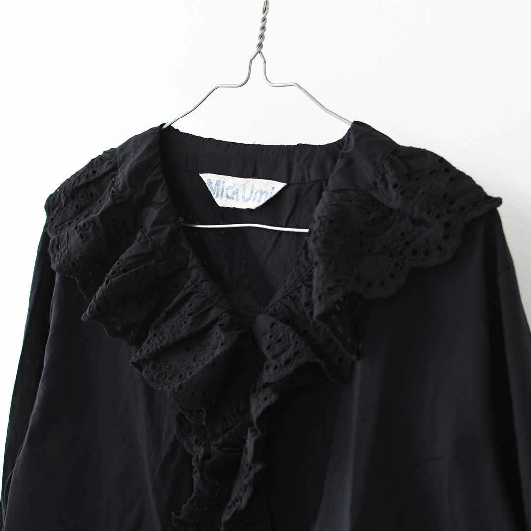 MidiUmi [ミディウミ] front raffle shirt [2-730232] フロントラッフルシャツ・シャツ・フリル・ワイドシルエット・無地・シンプル・LADY'S [2026AW]