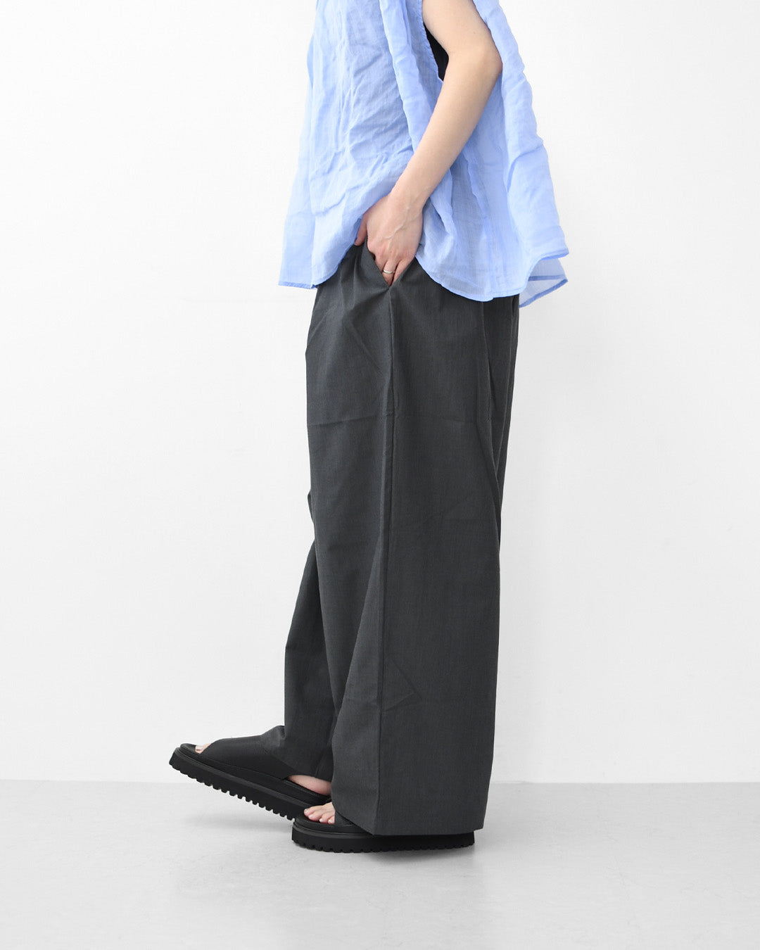 MidiUmi [ミディウミ] wrap wide PT  [2-760206] ラップワイドパンツ・ワイドシルエット・ナチュラル・リラックス・ シンプル・デイリーウェア・LADY'S [2026SS]
