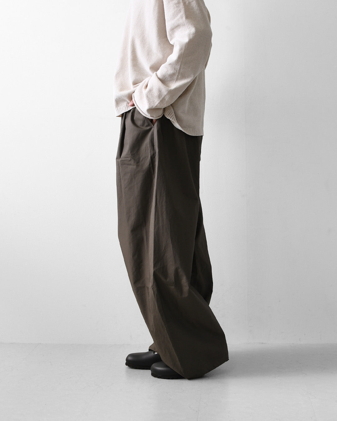 MidiUmi [ミディウミ] wide tuck PT  [3-760277] ワイドタックパンツ・ワイド・ゆったり・ ストレートシルエット・リラックス・LADY'S [2026AW]