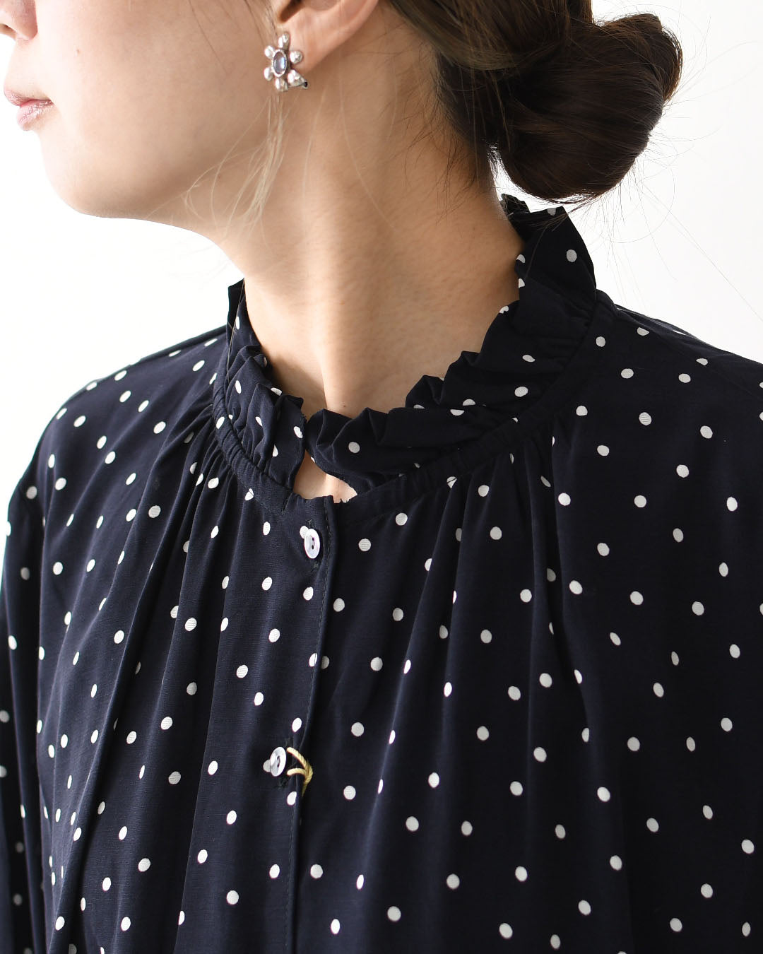 MidiUmi [ミディウミ] IPEKER print dots shirt [4-730006] イペカプリントドットシャツ・ブラウス・フリル襟・ドット柄・とろみシャツ・LADY'S [2025AW]