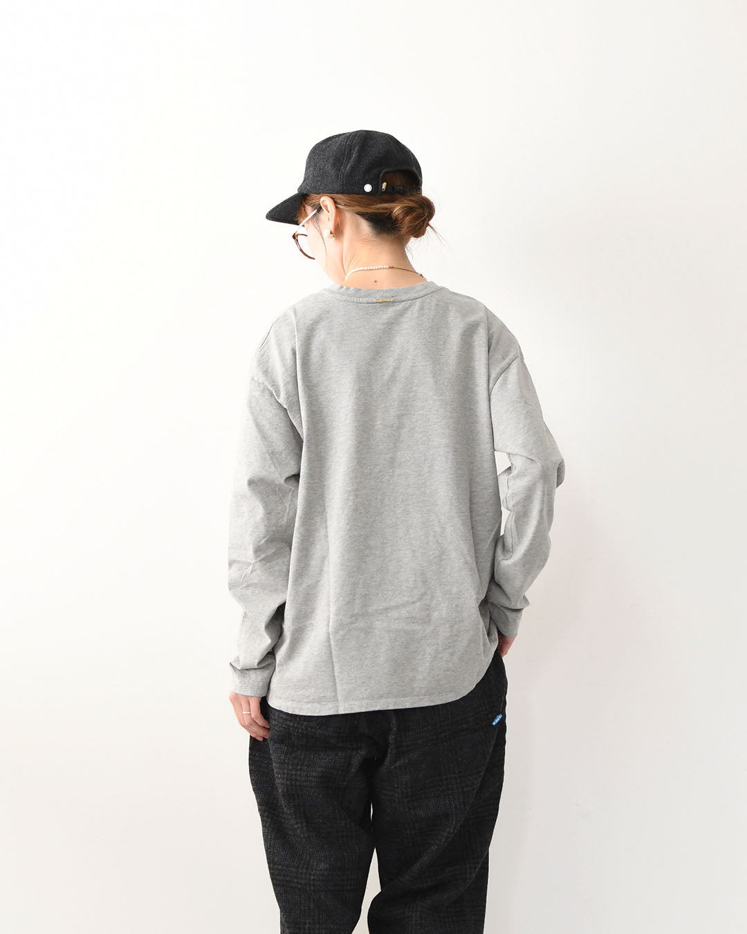 MICA&DEAL [マイカアンドディール] "CELIA"ロゴロングT-shirt [012540930] セリアロゴロングTシャツ・ゆったりシルエット・カットソー・長袖・長T・キレイめ・LADY'S [2025AW]