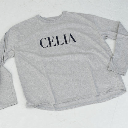 MICA&DEAL [マイカアンドディール] "CELIA"ロゴロングT-shirt [012540930] セリアロゴロングTシャツ・ゆったりシルエット・カットソー・長袖・長T・キレイめ・LADY'S [2025AW]
