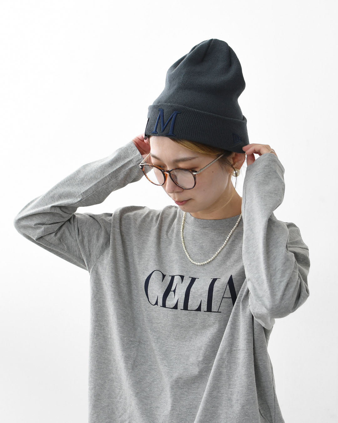 MICA&DEAL [マイカアンドディール] MICA×NEW ERA "M"ロゴ刺繍カフニット帽 [0125410356] マイカ×ニューエラ Mロゴニット・シンプル・ニットキャップ・LADY'S [2025AW]