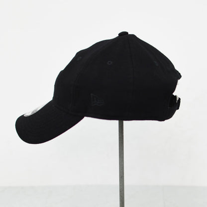 MICA&DEAL [マイカアンドディール] MICA×NEW ERA "M"ロゴ刺繍裏毛CAP-9TWENTY [0125410357] マイカ×ニューエラ ウラケキャップ・裏毛キャップ・シンプル・ロゴ・コラボキャップ・9TWENTYモデル・LADY'S [2025AW]